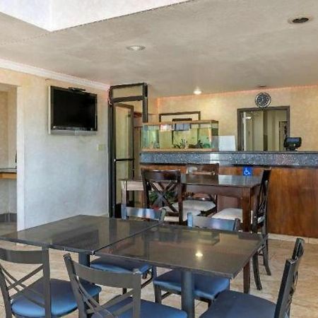 Econo Lodge מורנו ואלי מראה חיצוני תמונה
