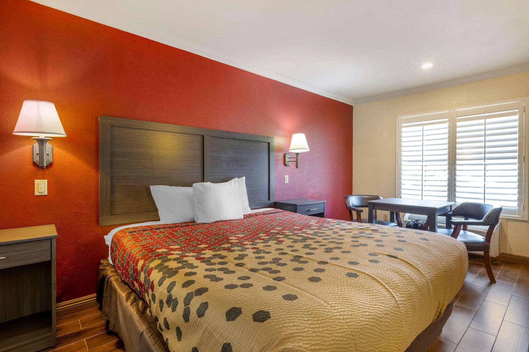 Econo Lodge מורנו ואלי מראה חיצוני תמונה