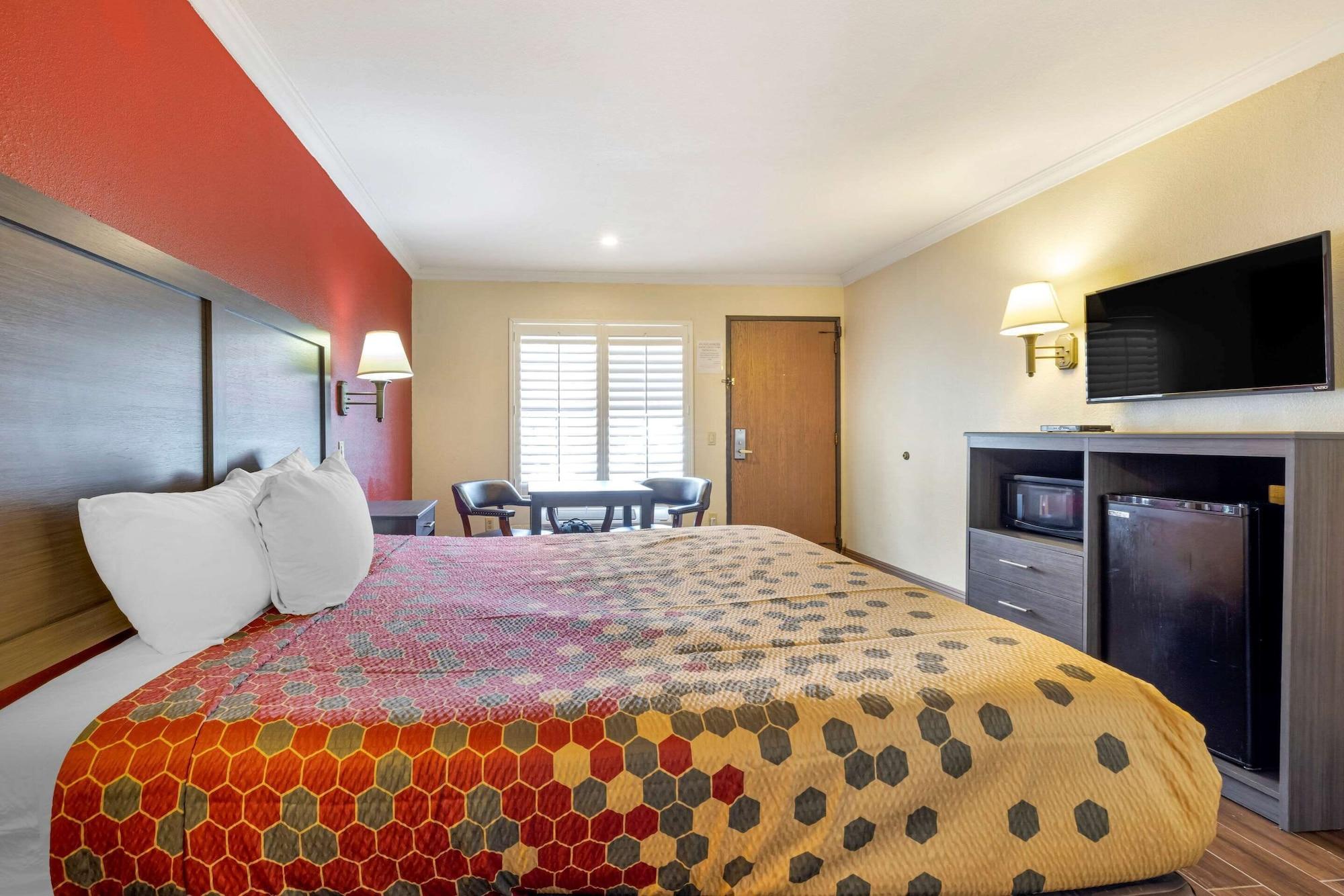 Econo Lodge מורנו ואלי מראה חיצוני תמונה